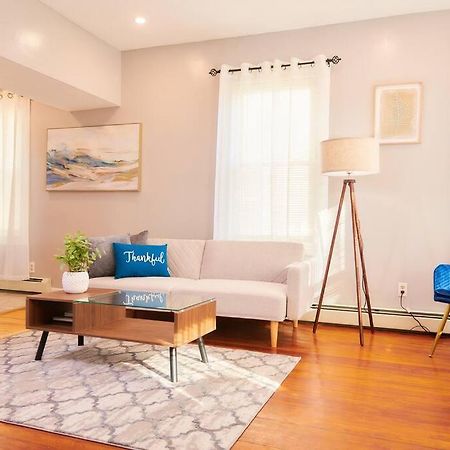 Cozy Apartment 1St 10Min Walk Downtown And City View 프로비던스 외부 사진