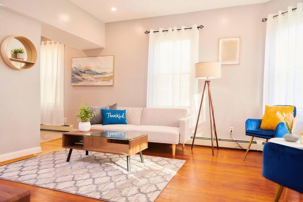 Cozy Apartment 1St 10Min Walk Downtown And City View 프로비던스 외부 사진
