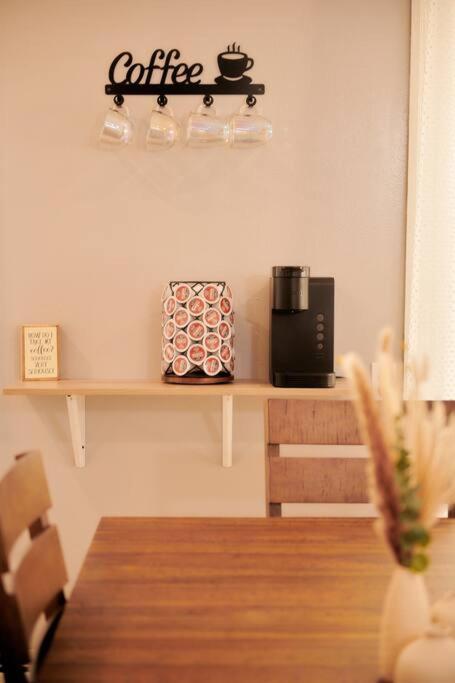 Cozy Apartment 1St 10Min Walk Downtown And City View 프로비던스 외부 사진