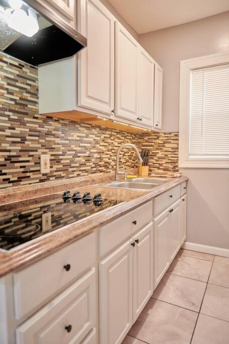 Cozy Apartment 1St 10Min Walk Downtown And City View 프로비던스 외부 사진
