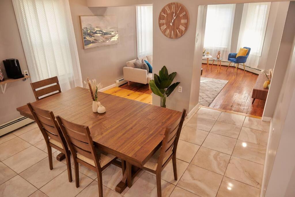 Cozy Apartment 1St 10Min Walk Downtown And City View 프로비던스 외부 사진