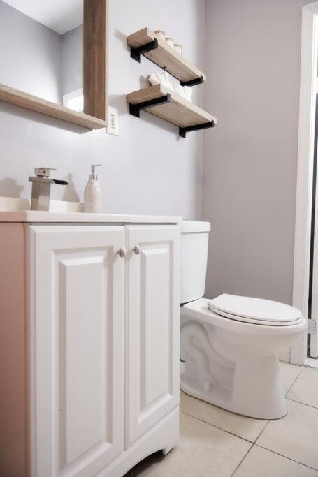 Cozy Apartment 1St 10Min Walk Downtown And City View 프로비던스 외부 사진