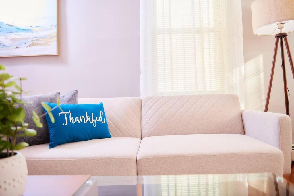 Cozy Apartment 1St 10Min Walk Downtown And City View 프로비던스 외부 사진