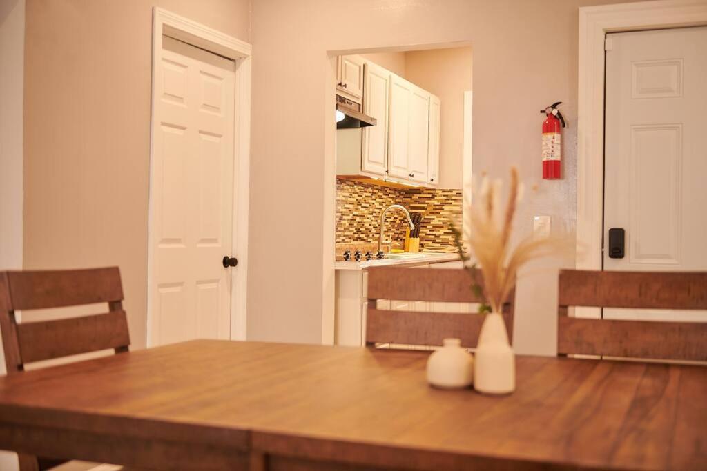 Cozy Apartment 1St 10Min Walk Downtown And City View 프로비던스 외부 사진